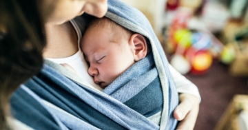 Babywearing tra mamma e figlio