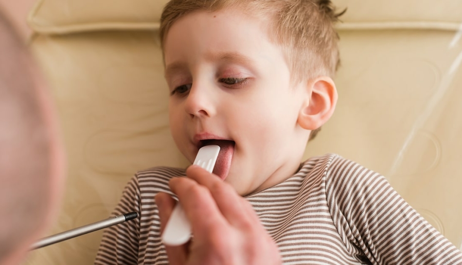 Mal d'auto bambini: cosa fare se il bambino soffre il mal d'auto