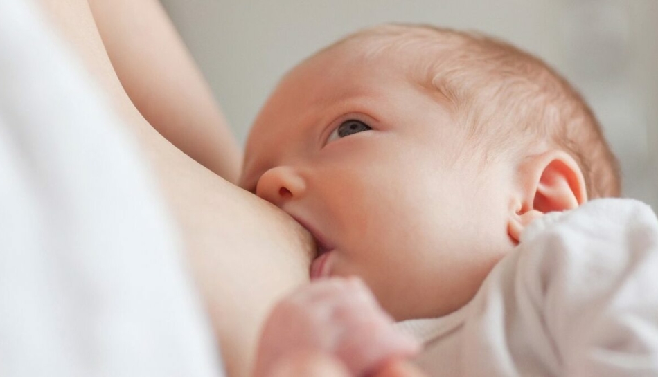 Suzione del bambino al seno