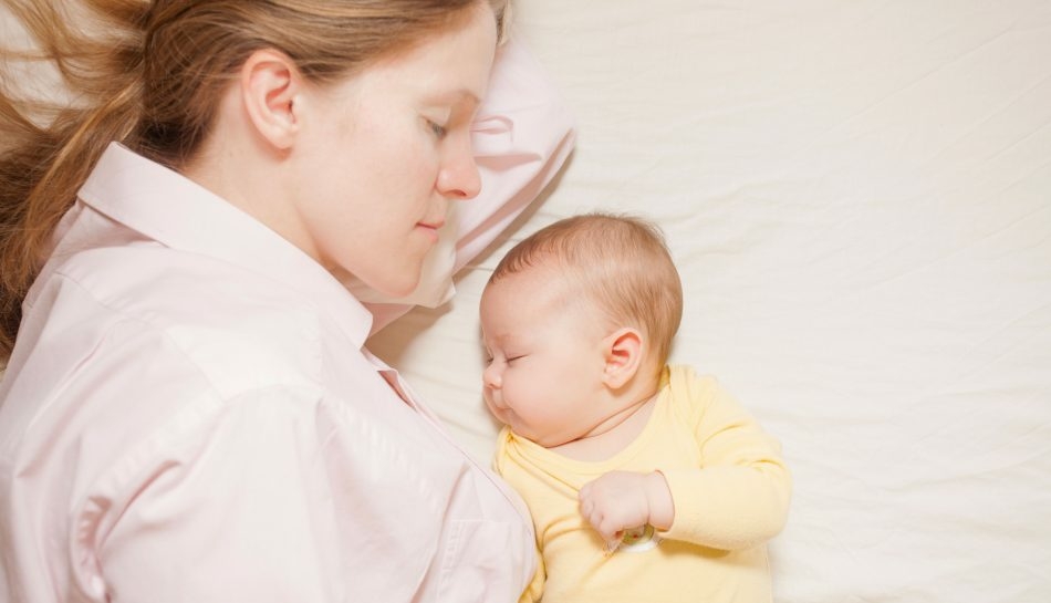 Co-sleeping tra mamma e bambino