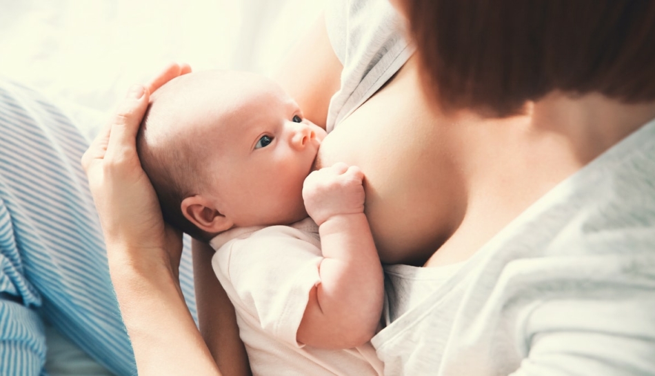 Suzione del bambino al seno