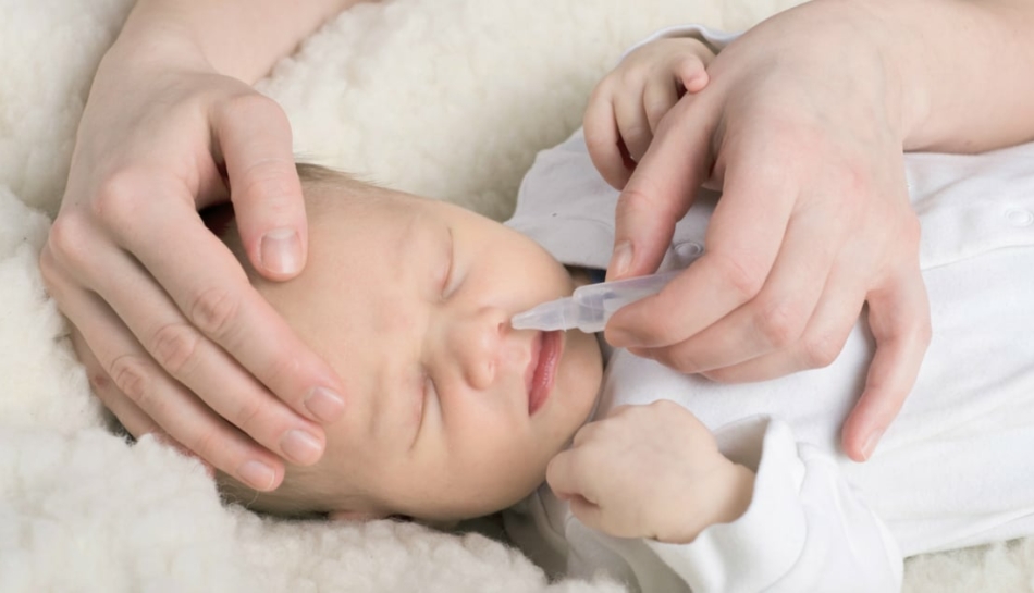 Lavaggio nasale per il neonato
