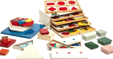 Cassettiera delle figure piane, metodo Montessori