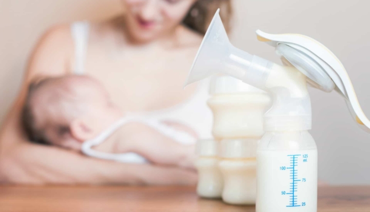 Conservazione del latte materno in frigorifero o congelatore
