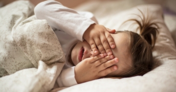 Bambina ha difficoltà a prendere sonno