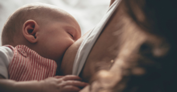 posizioni per allattamento del bambino