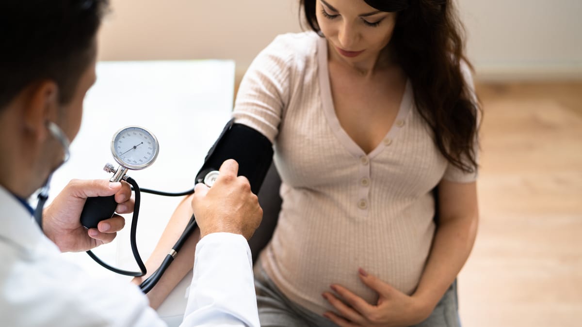 Pressione in gravidanza, i valori e quando misurarla - Uppa
