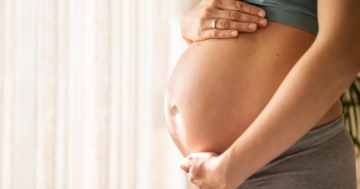 sviluppo del feto nella pancia della mamma