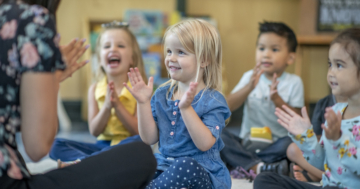 bambini in un asilo parentale