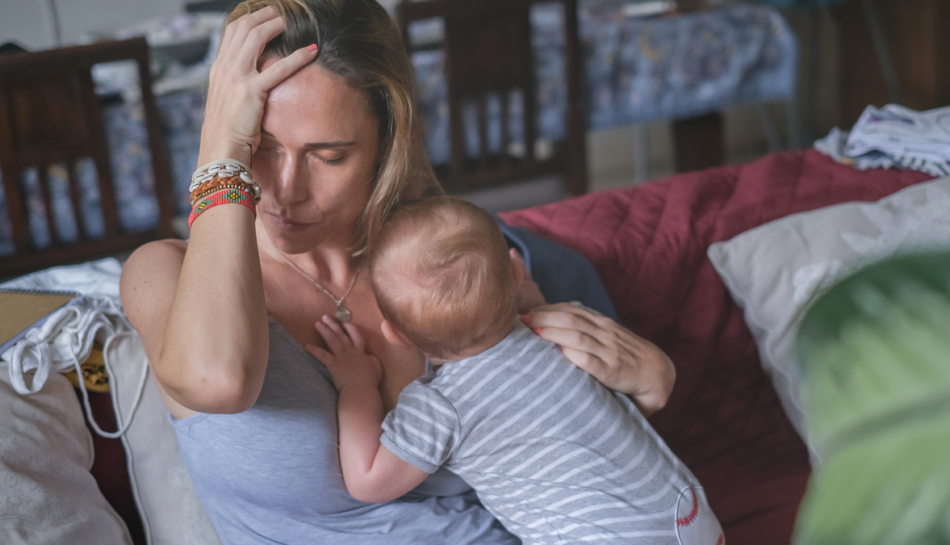 madre soffre di depressione post partum