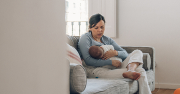 madre prova dolore durante l'allattamento