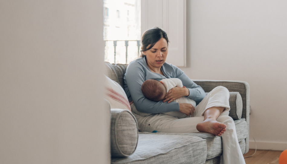 madre prova dolore durante l'allattamento