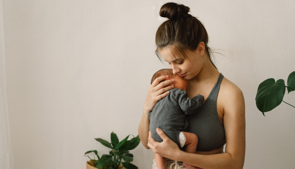 mamma con bambino dopo capoparto