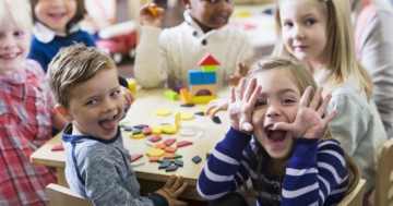 Bambini in una scuola steineriana