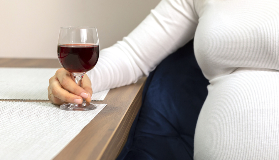 donna in gravidanza rischia sindrome alcolico fetale