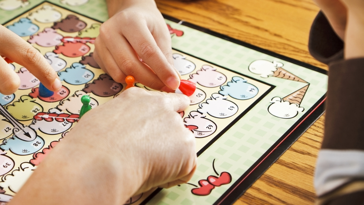 20 giochi da tavolo PARTICOLARI che favoriscono l'apprendimento dei bambini  