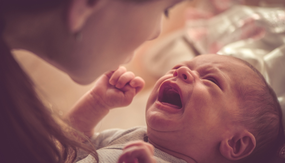 Neonato soffre di aria nella pancia