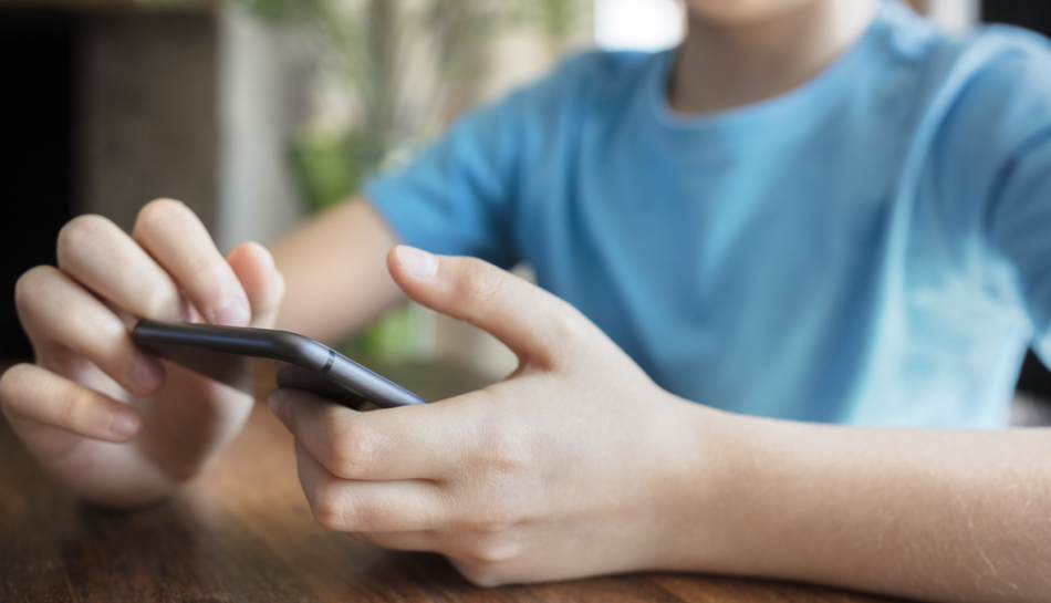 I migliori telefoni per bambini: la guida per i genitori [2023]